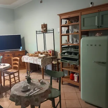 Alojamento de Acomodação e Pequeno-almoço Achirina Cisterna di Latina